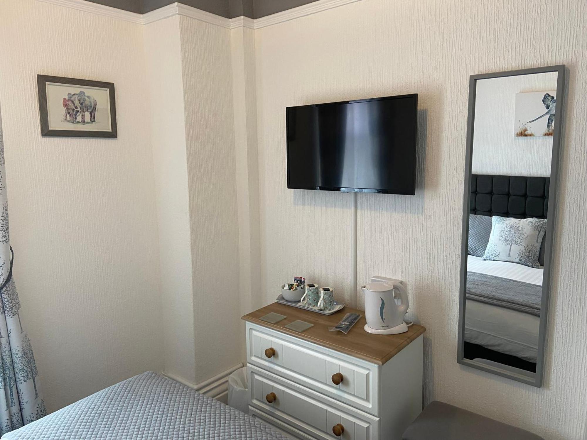 The Beechcliffe Hotel - Over 35'S Only Blackpool Quarto foto